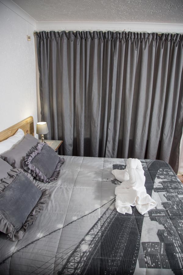29 Polvy Street Hotel Mbombela Екстериор снимка