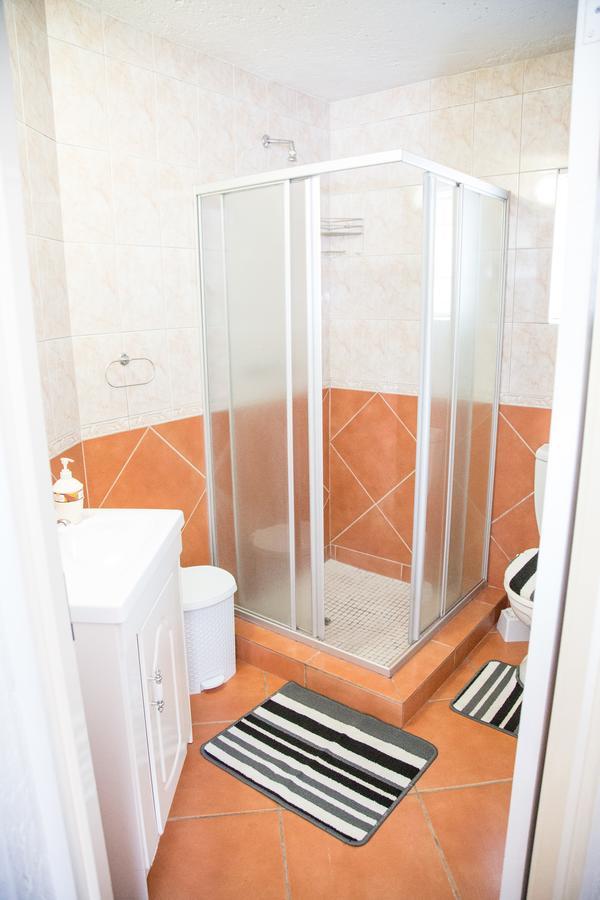 29 Polvy Street Hotel Mbombela Екстериор снимка