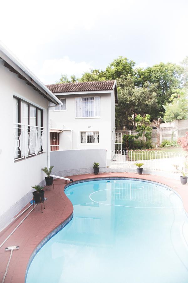 29 Polvy Street Hotel Mbombela Екстериор снимка