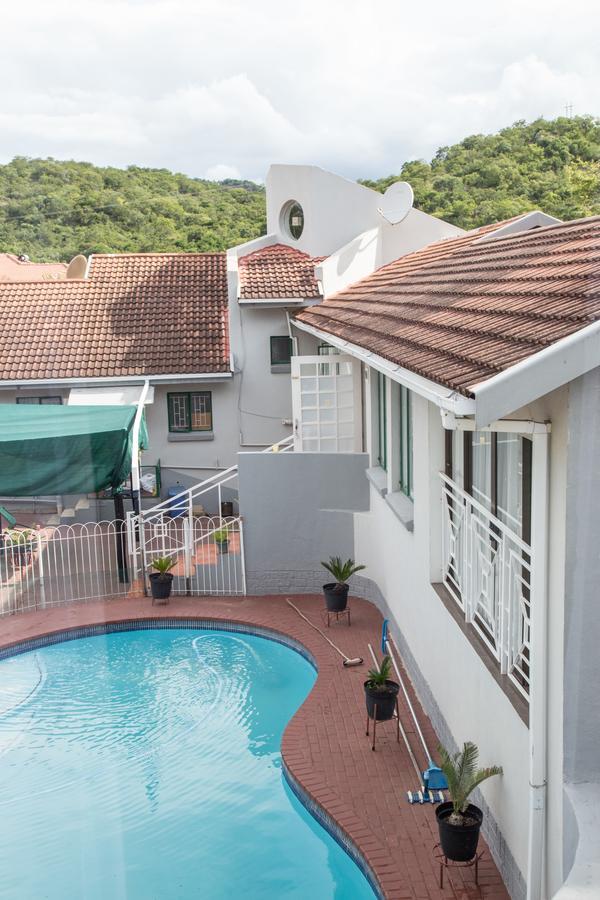29 Polvy Street Hotel Mbombela Екстериор снимка