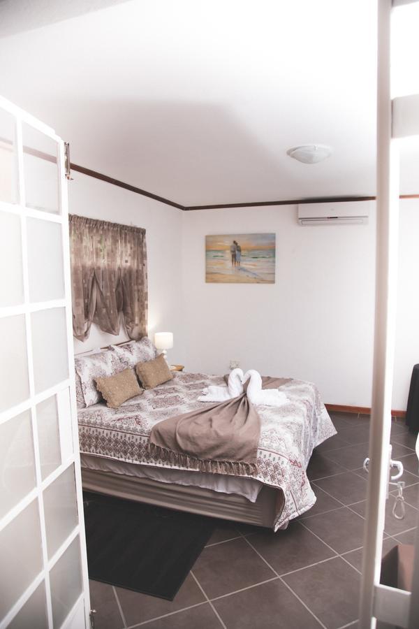 29 Polvy Street Hotel Mbombela Екстериор снимка