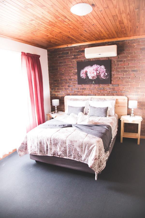 29 Polvy Street Hotel Mbombela Екстериор снимка